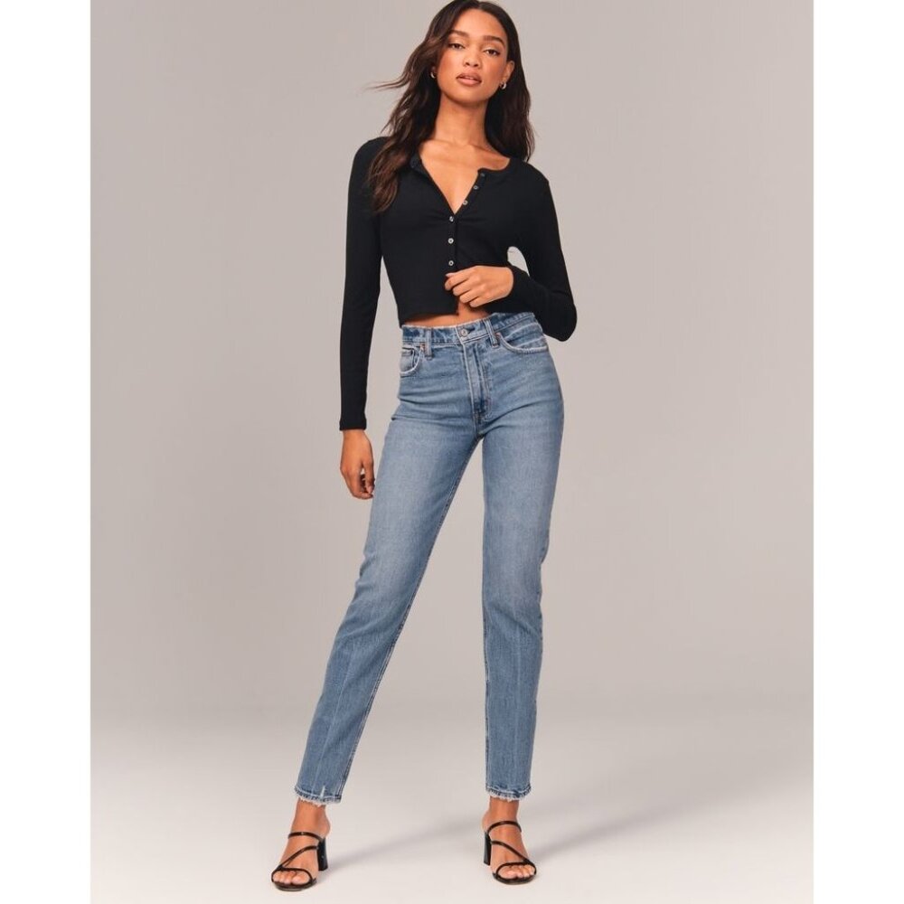 ABERCROMBIE The Mom High Rise Light Wash Jeans Womens 29